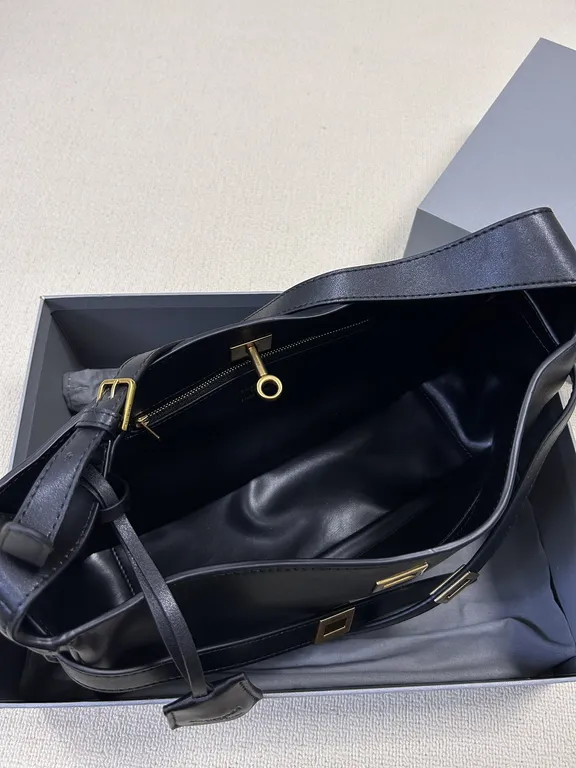 Balenciaga Bag 